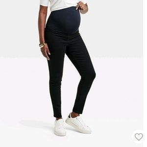 Woman's Skinny Maternity Jeans.